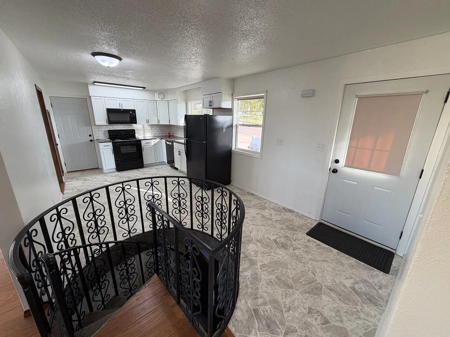 1304 W 5th St — Photo 4