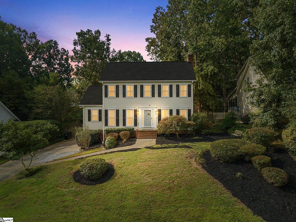 1st image of 221 Hunters Woods Dr