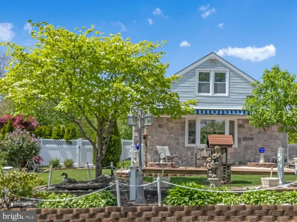 562 Oak Ave, Warrington, PA 18976