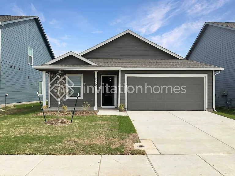 2730 Bronte Blvd — Photo 1