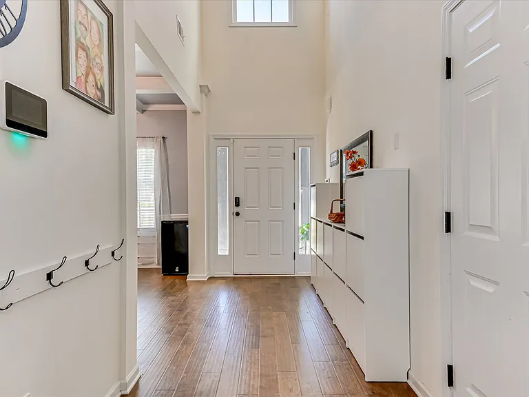 251 Haverford Dr — Photo 2