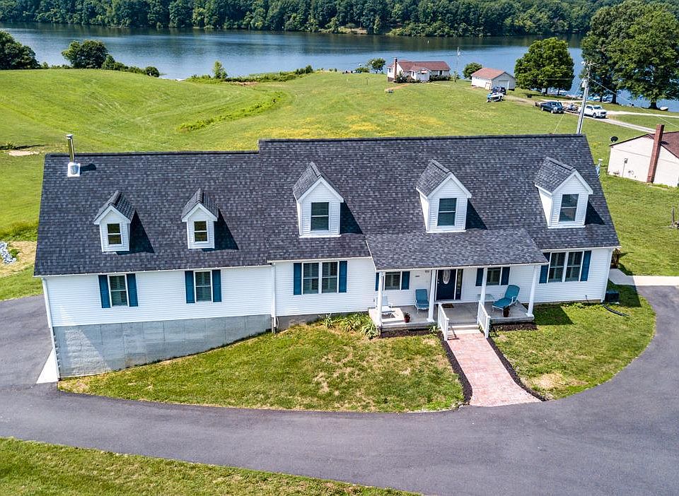 1st image of 15809 Lake Meade Ct