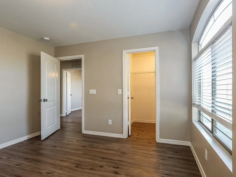 3251 W Jessica Ln — Photo 12
