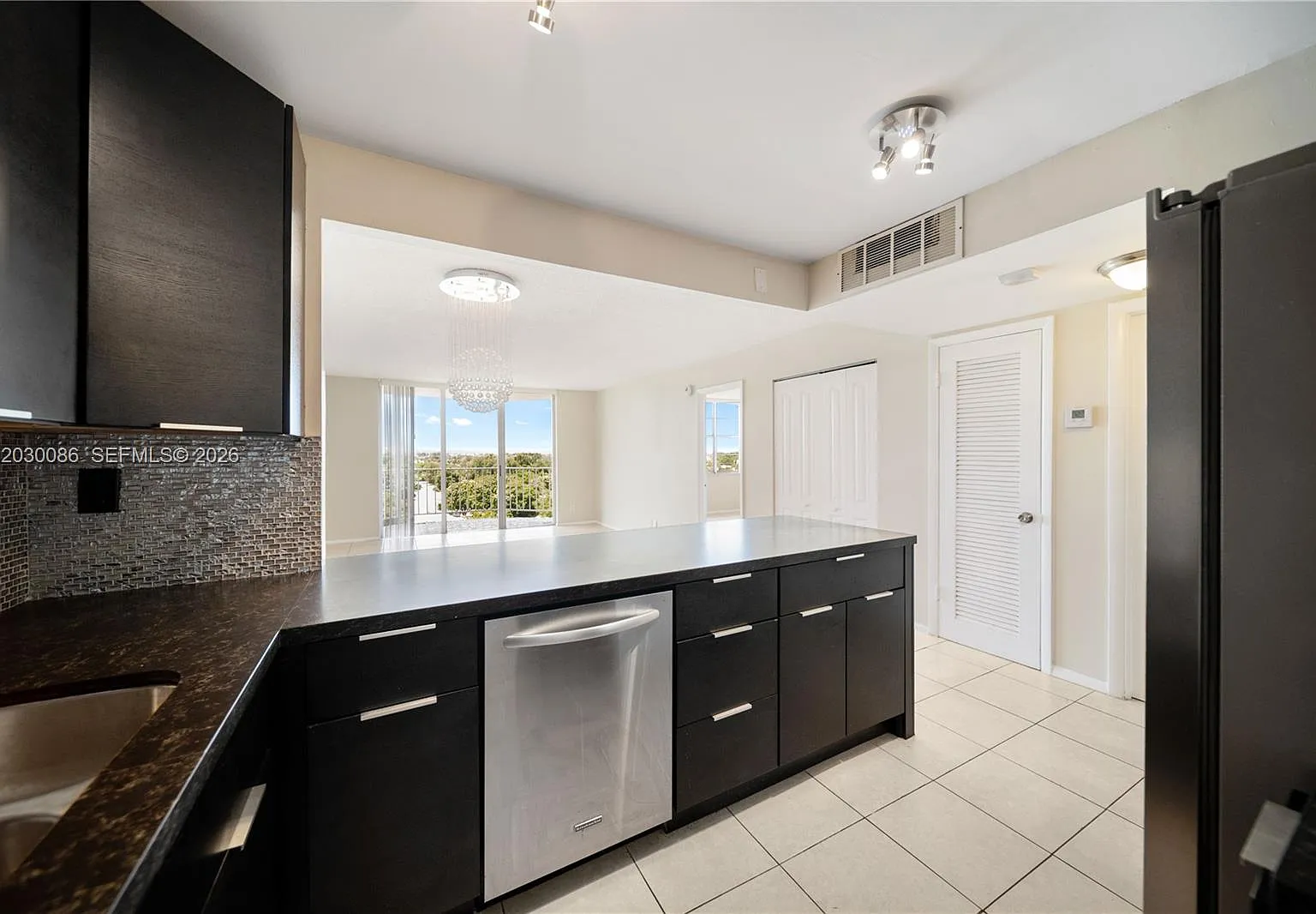 Gateway House Condo - Nor — Photo 2