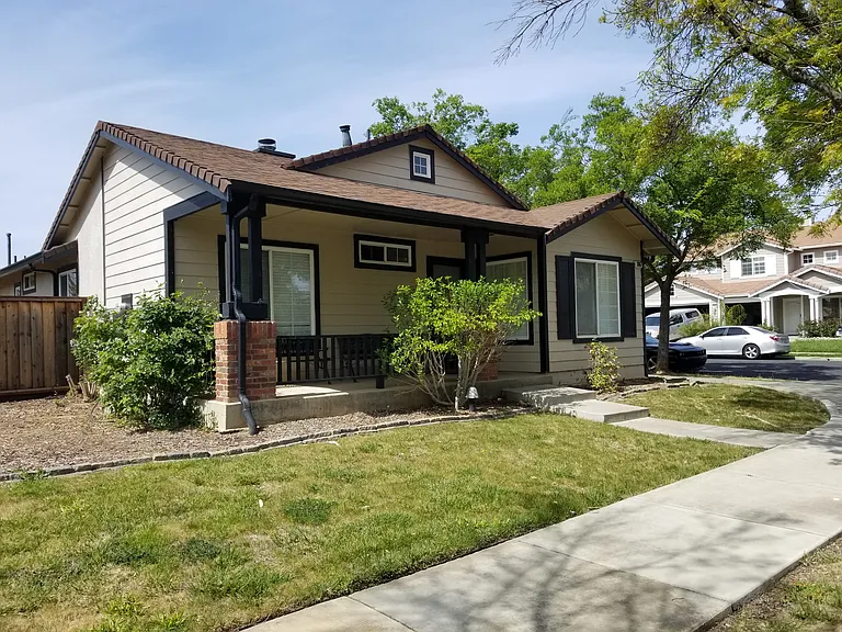 3067 Carey Ln — Photo 1