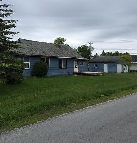 2nd image of 1531 2nd Ave E