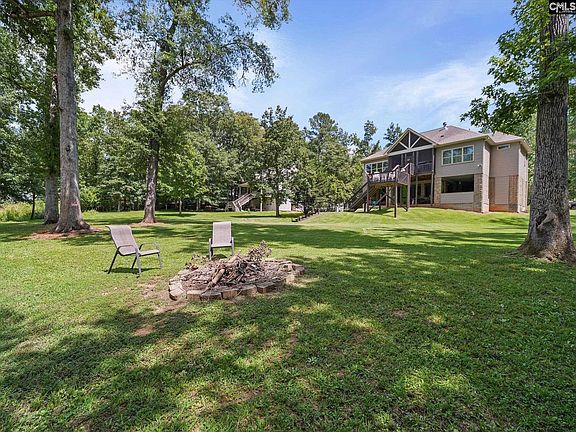 2nd image of 2051 Great North Rd