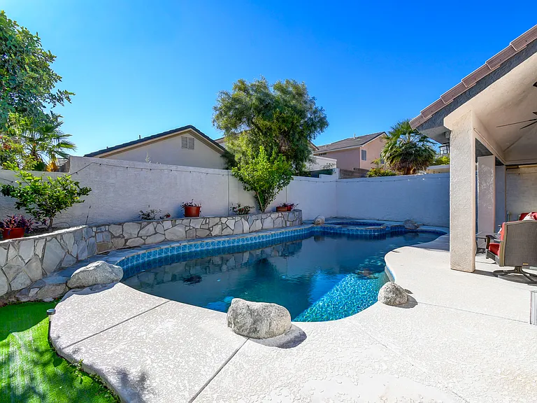 9657 Marble Peak Ct — Photo 35