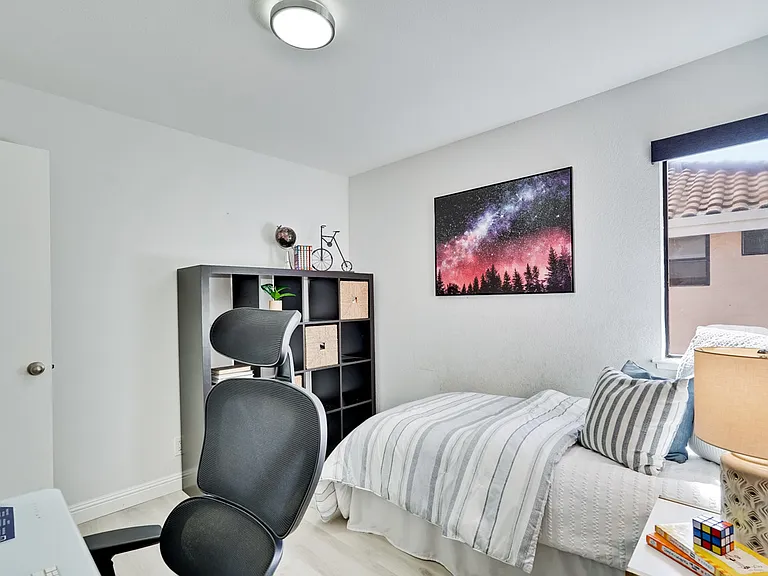 43382 Livermore Cmn — Photo 25