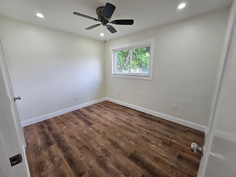 6305 Englewood Ave #1 — Photo 20