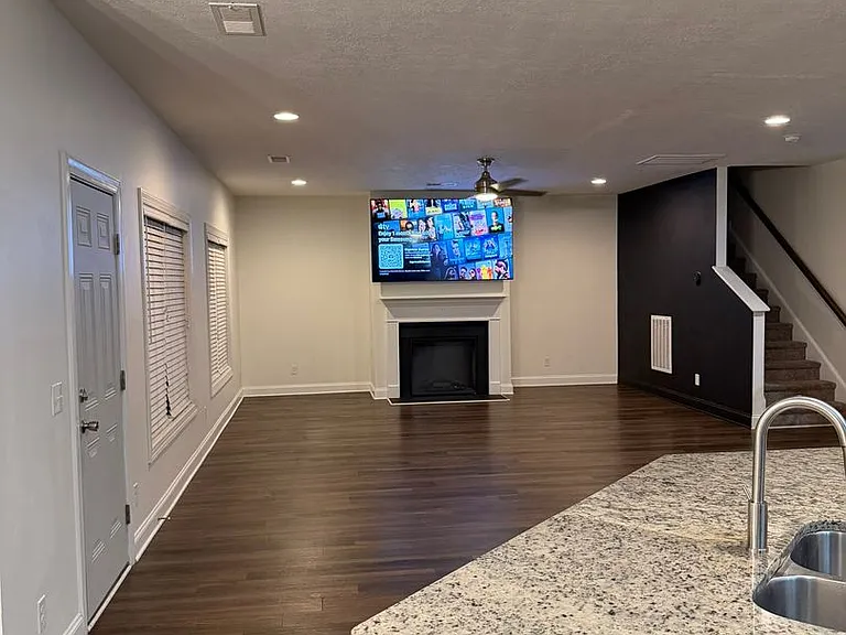 2428 Orchard Dr — Photo 13