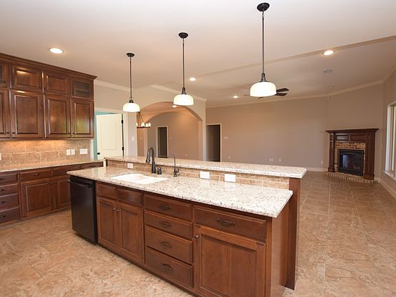 4th image of 1202 Silverton Dr