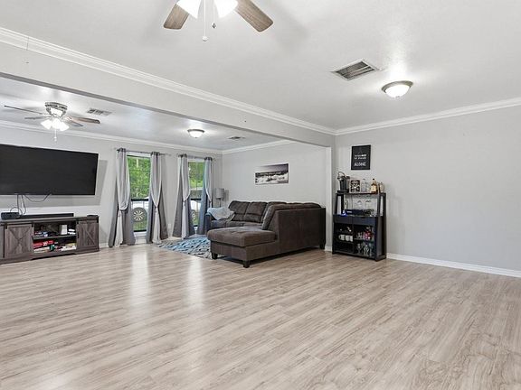 2nd image of 1621 Sage Dr