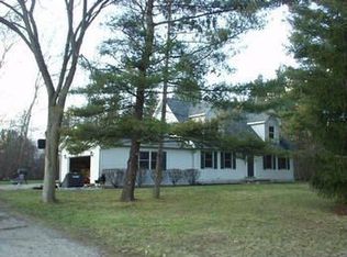 1885 N Pinesboro Dr, Sanford, MI 48657