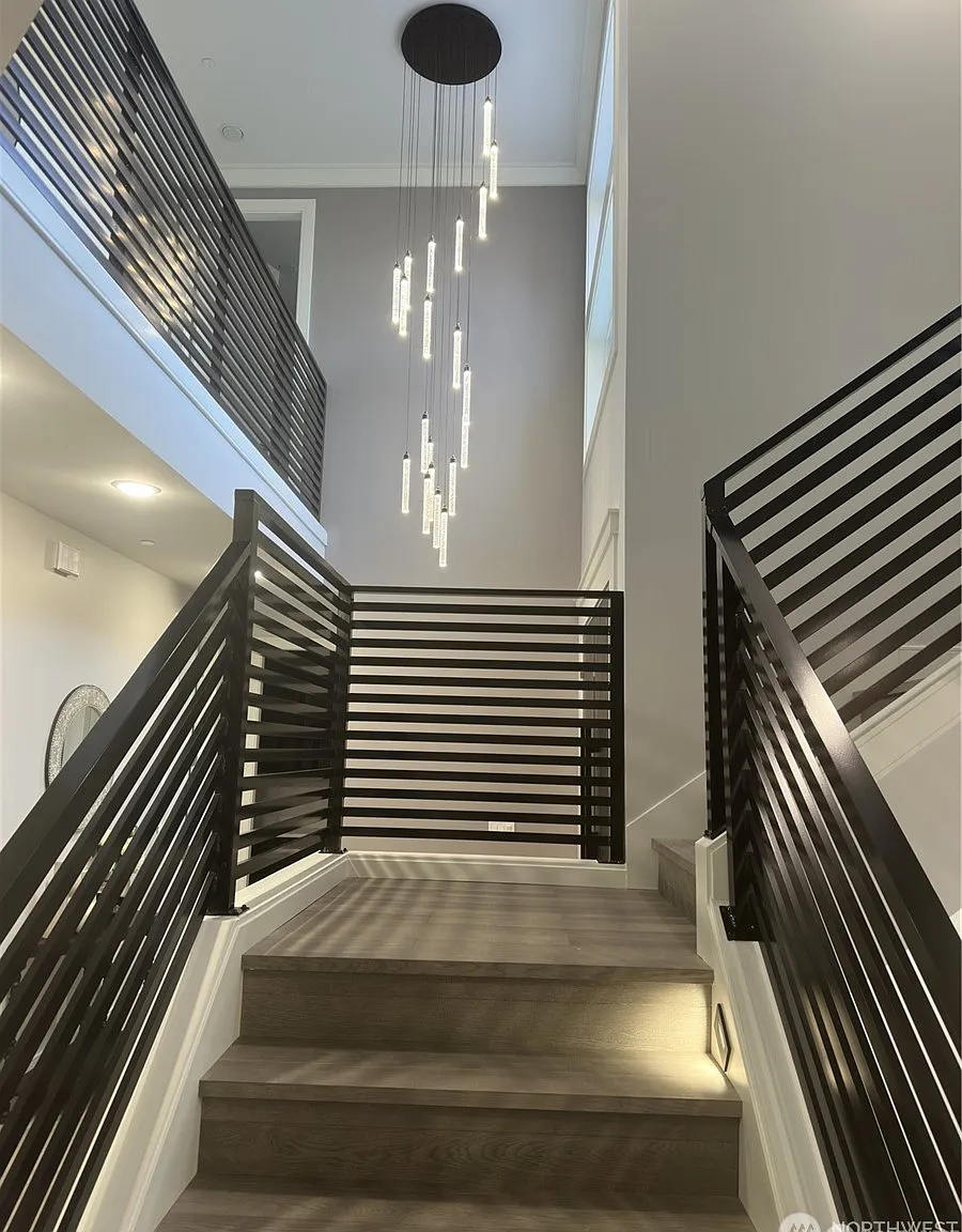 6 bed, 3970 sqft, $7,500 — Photo 3