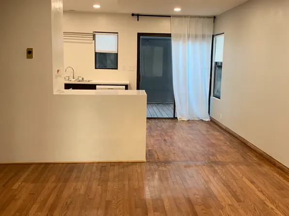 8750 Villa La Jolla Dr, La Jolla, CA