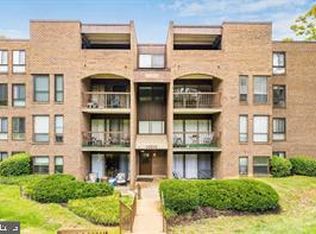 11232 Chestnut Grove Sq APT 135, Reston, VA 20190