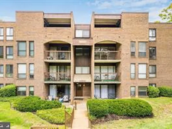 11232 Chestnut Grove Sq APT 135, Reston, VA 20190