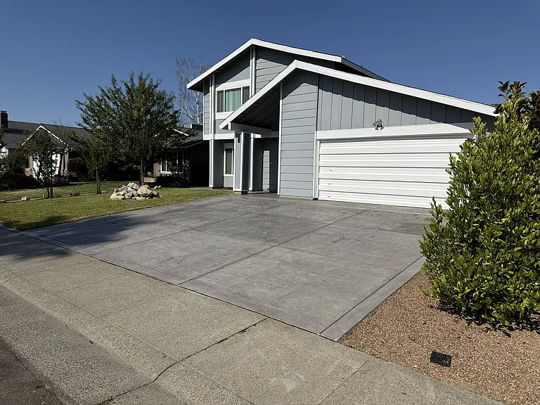 3355 Zorina Way — Photo 2