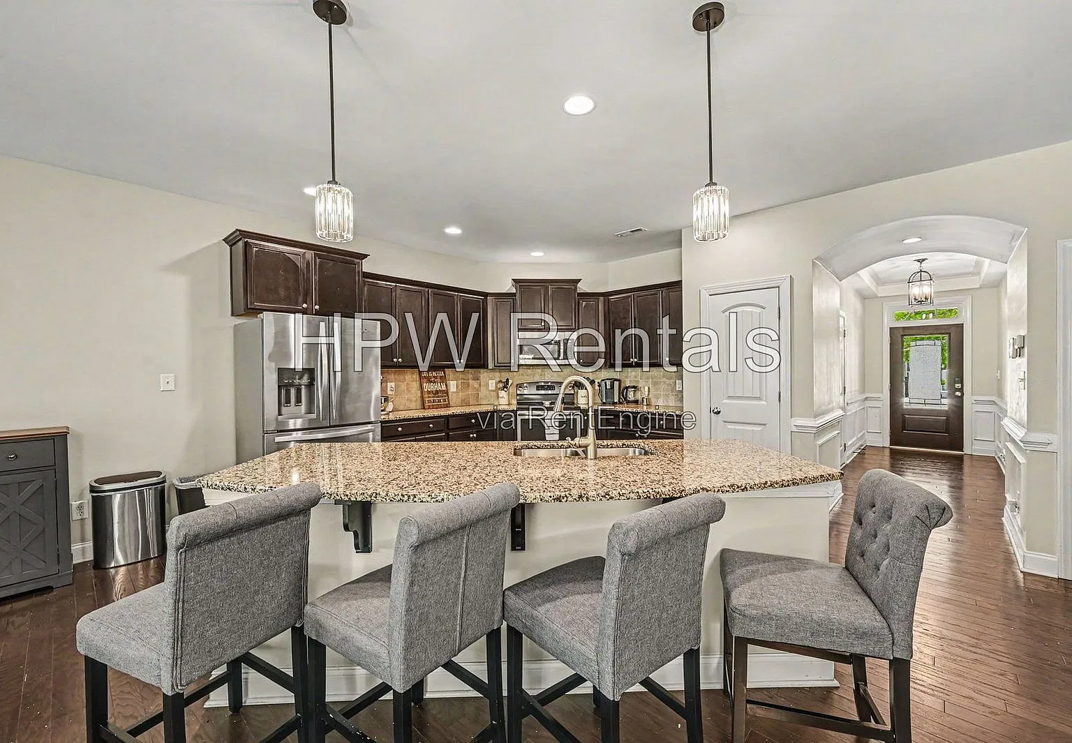 3 bed, 2.5 bath, 1987 sqft, $2,100 — Photo 4
