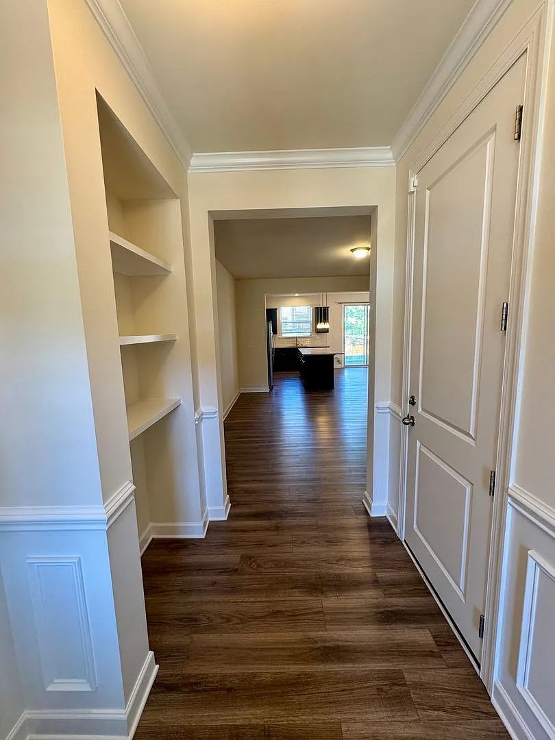 Building Photo - 5840 Clan Maclaine Dr
