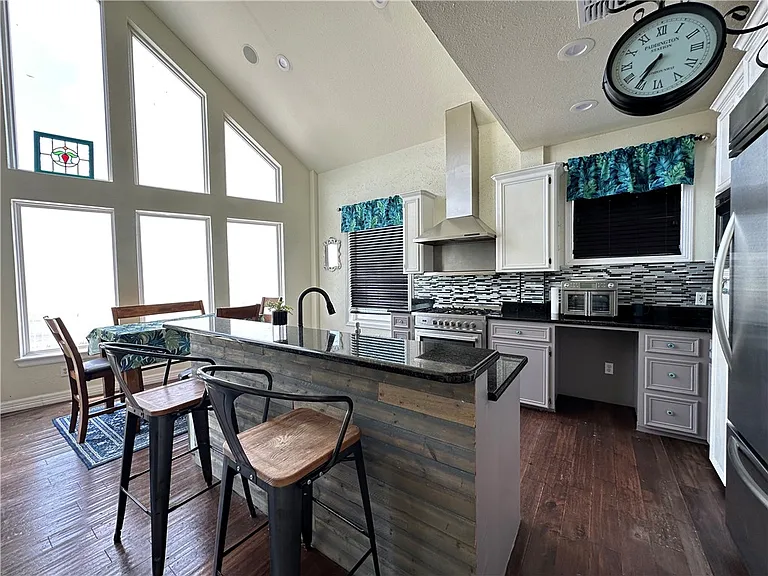 130 Causeway St — Photo 20