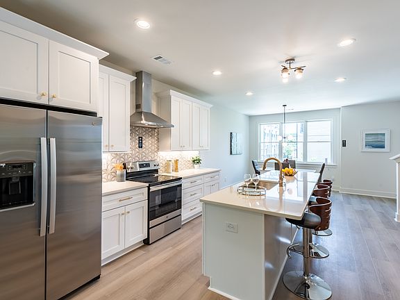 KH_340_504EugeniaSt_Web--9_07132024