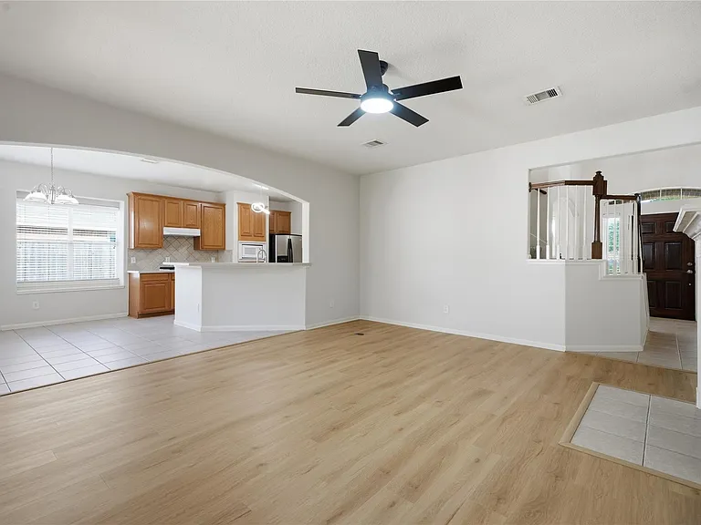 6165 Darlington Ct — Photo 17