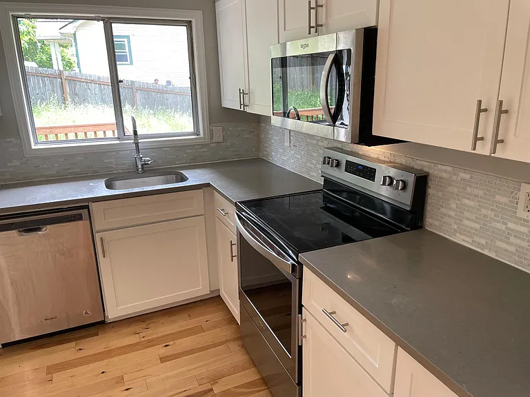 2772 SE Van Water St — Photo 4
