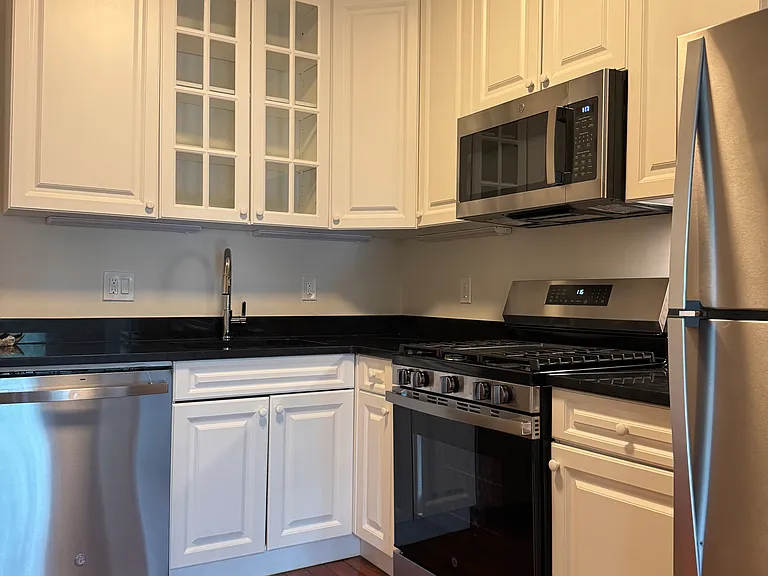 118 Union Park St #4 — Photo 1