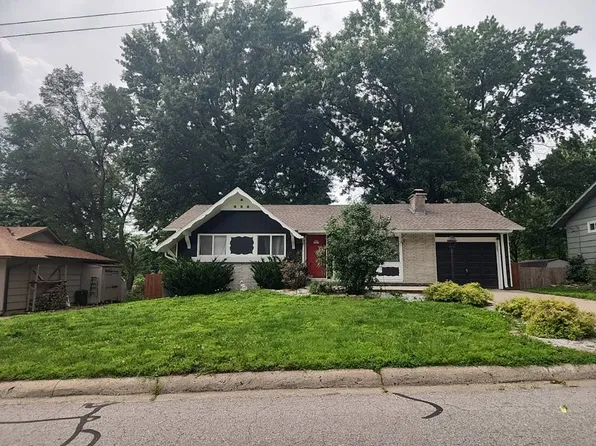 1212 Old Manor Rd, Liberty, MO 64068
