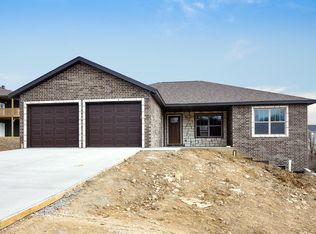 1705 London Way, Jefferson City, MO 65109