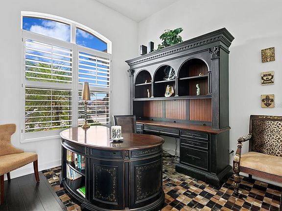 5th image of 5117 W Poe Ave