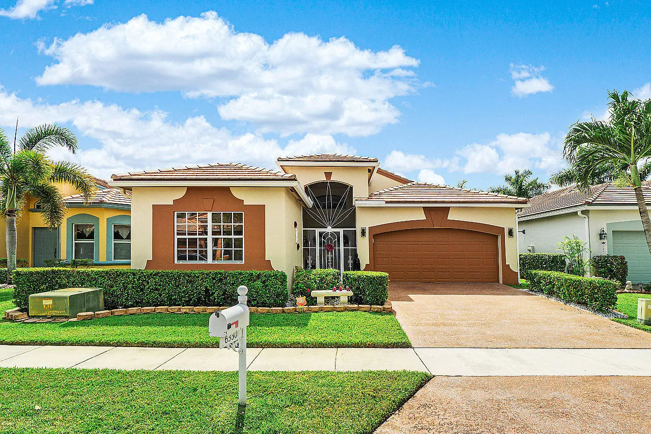 3 bed, 2.0 bath, 2077 sqft, $4,500 — Photo 1