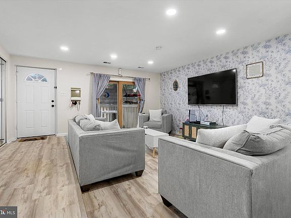 4th image of 12799 Cara Dr
