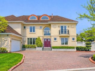 116 Country Club Dr, Linwood, NJ 08221