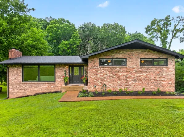 9077 Old Charlotte Pike, Pegram, TN 37143
