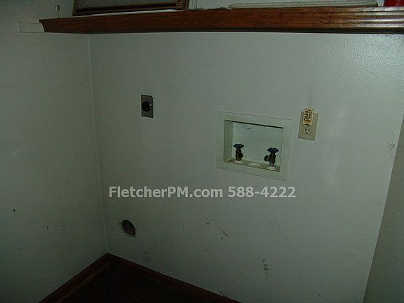 5th image of 310 Bellevue Cir APT A