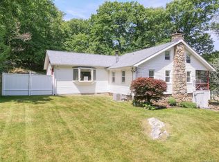 752 Forest Glen Rd, Monroe, NY 10950