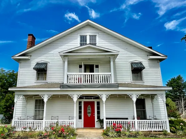 616 Main Ave NW, Hickory, NC 28601