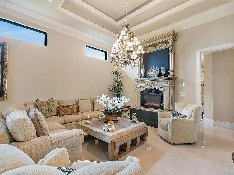 483 S Barfield Dr — Photo 14