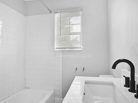 5th image of 1722 Beechwood Ave