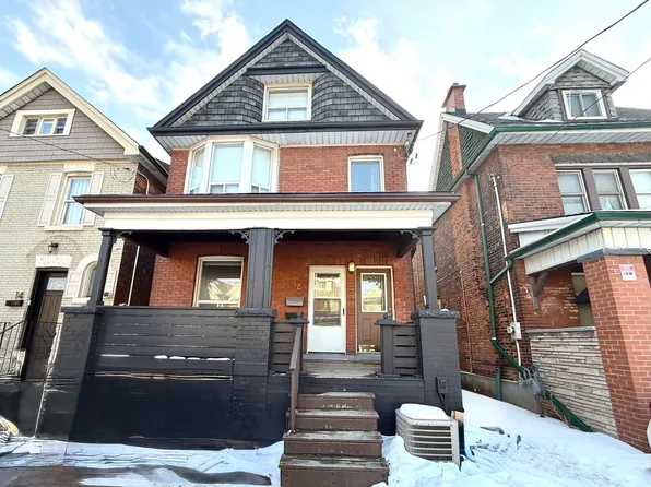 12 Senator Ave, Hamilton, ON L8L 1Z4