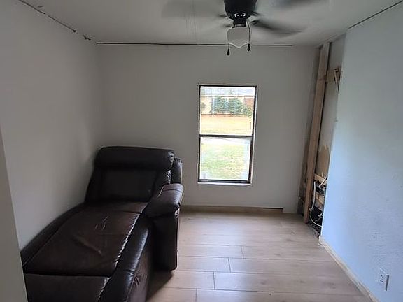 4th image of 503 Fannin St