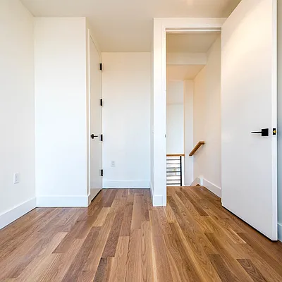 Rented by Nooklyn NYC LLC | media 44