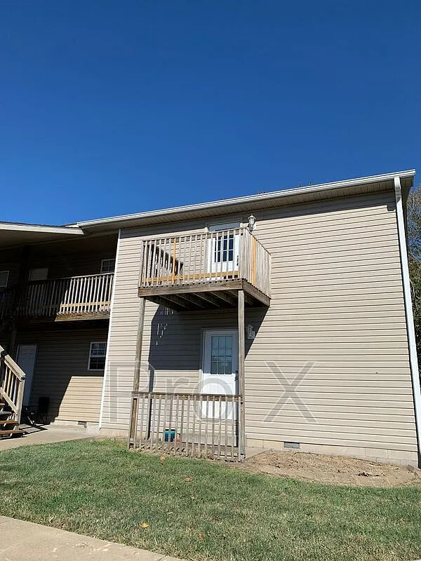 2 bed, 2.0 bath, $825 — Photo 1