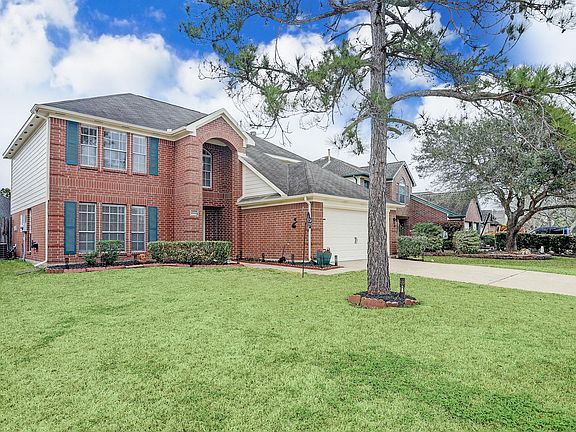 2nd image of 4943 Sentry Woods Ln