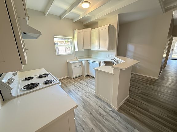 4th image of 221 San Angelo St #1