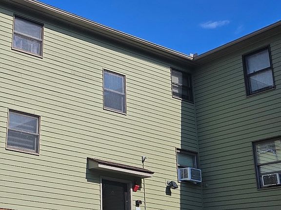 2nd image of 60 Chapin St APT D