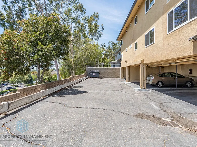 385 Cliff Dr #9 — Photo 17